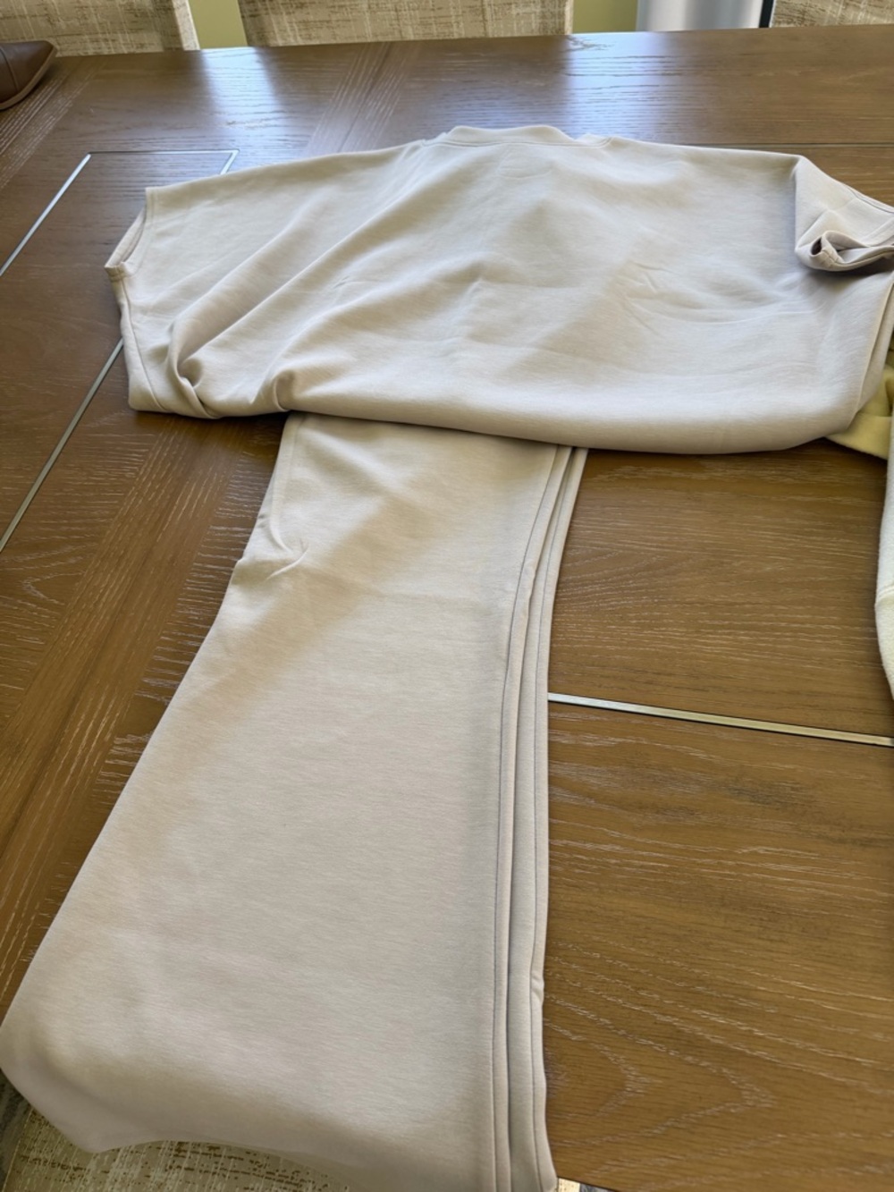 Scarlett Cream Pullover Sweatshirt
